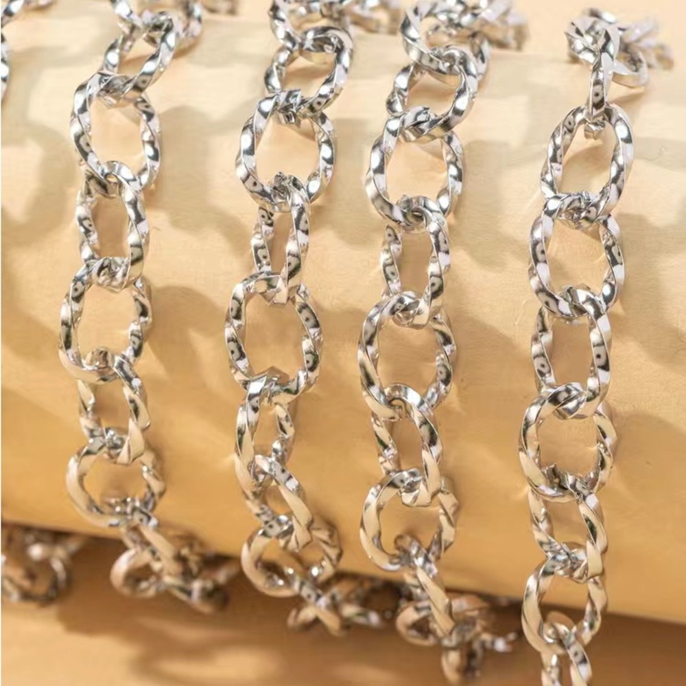 🆕CHUNKY STAINLESS STEEL NECK CHAIN IN A TWISTED SQUARE LINE DESIGN